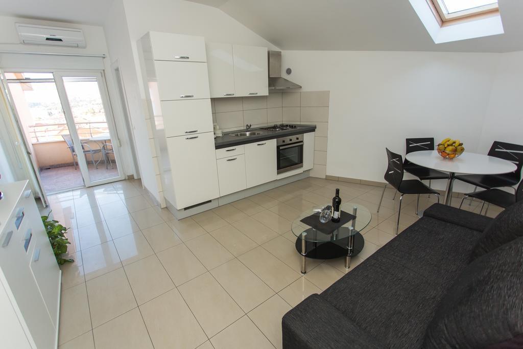 Apartments Little Paradise Trogir Room photo