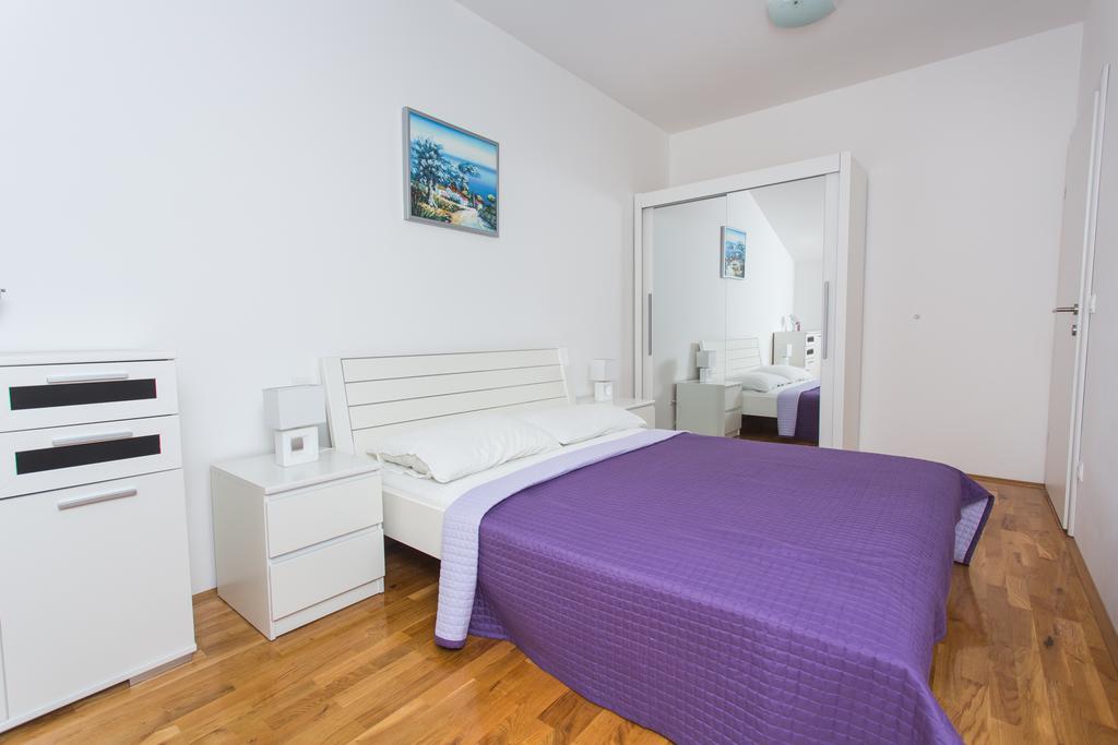 Apartments Little Paradise Trogir Room photo