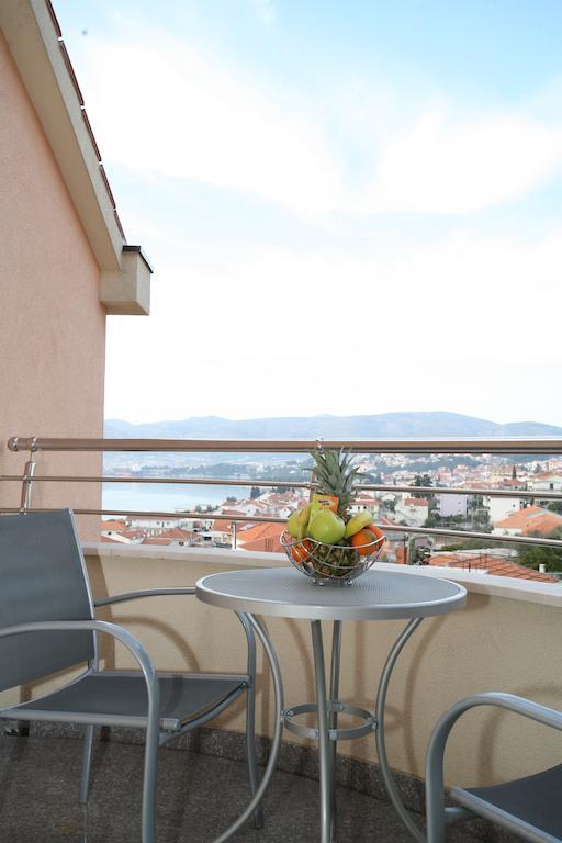 Apartments Little Paradise Trogir Room photo